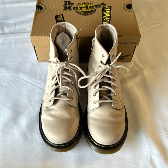 Dr. Martens Women’s Vintage Taupe Romario US 5 - Picture 2 of 6